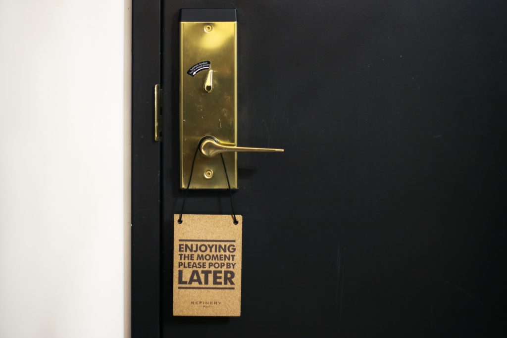 Refinery Hotel NYC - A Pearl Kind of Girl