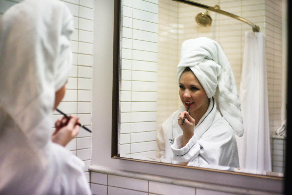 Refinery Hotel NYC - A Pearl Kind of Girl