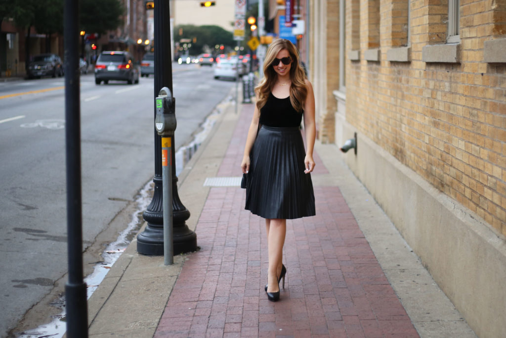 Velvet and Leather - A Pearl Kind of Girl 