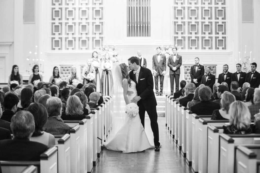 Alex and Taylor kissing in asile One Year Anniversary