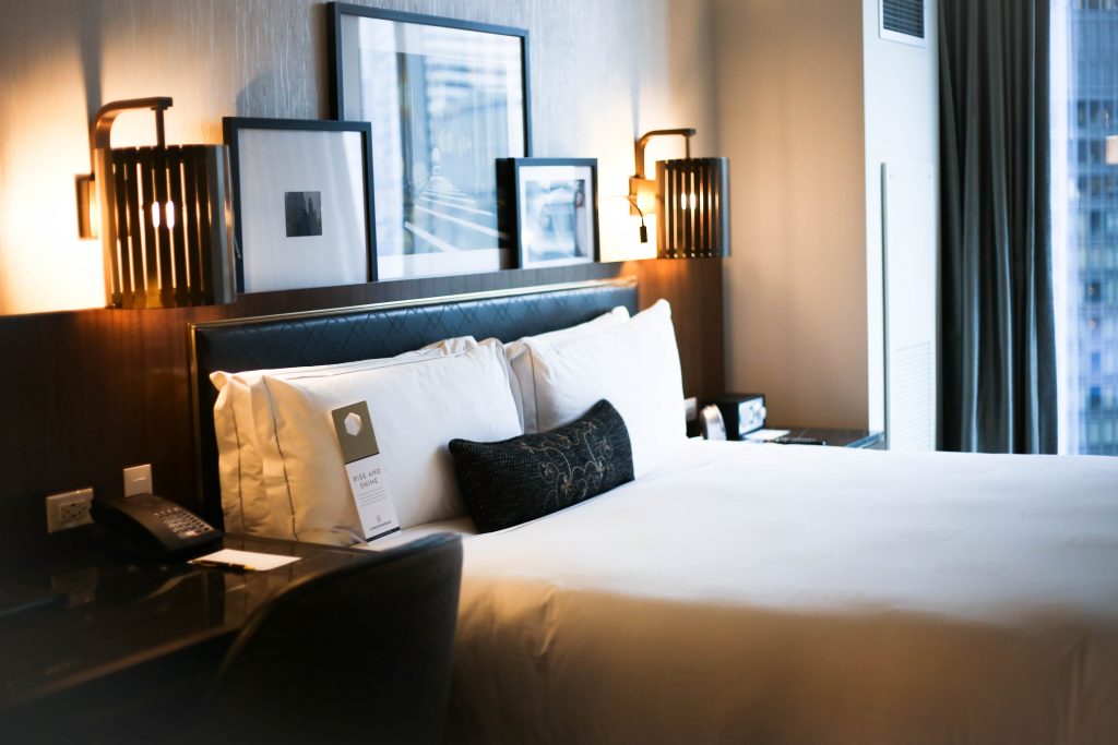 LondonHouse Chicago - A Pearl Kind of Girl Room at LondonHouse Chicago