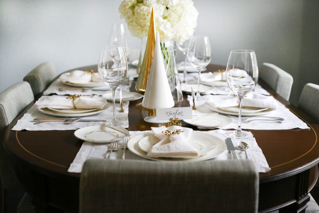 Christmas Table - A Pearl Kind of Girl 