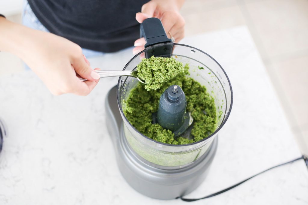 Pumpkin Seed Pesto - A Pearl Kind of Girl 
