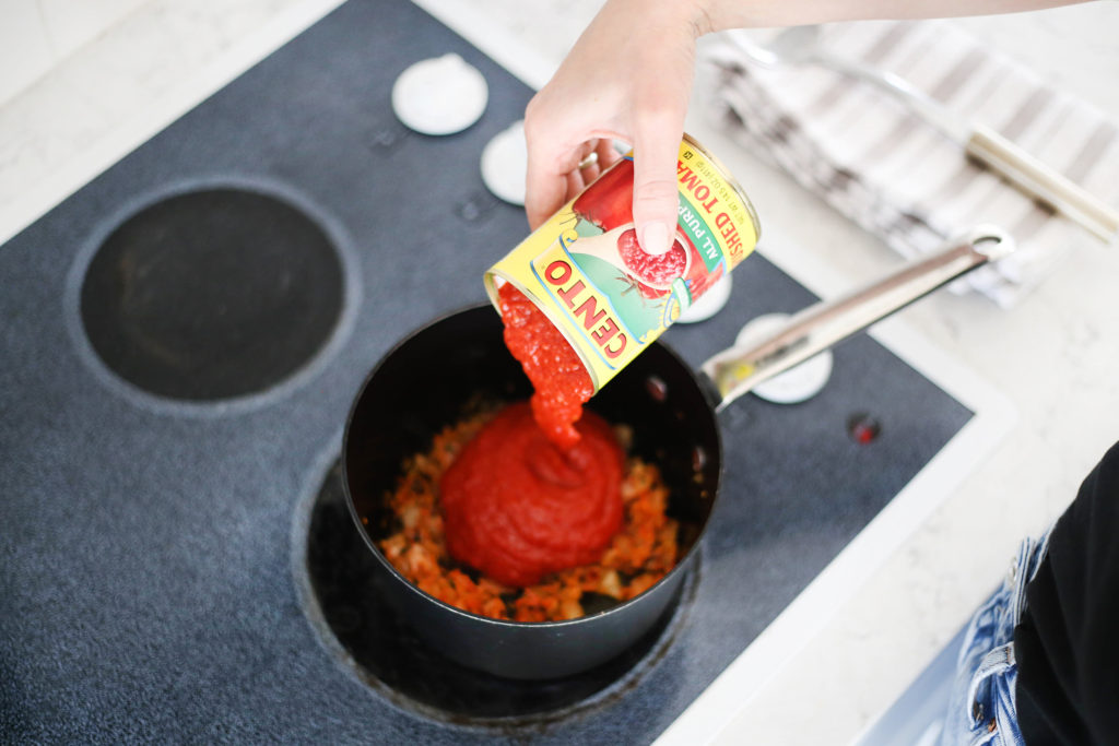 Classic Tomato Sauce - A Pearl Kind of Girl 