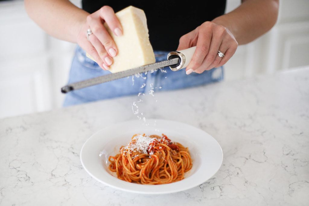 Classic Tomato Sauce - A Pearl Kind of Girl 