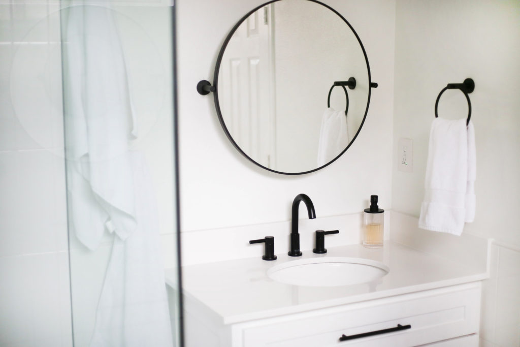 Master Bathroom Before & After - A Pearl Kind of Girl 