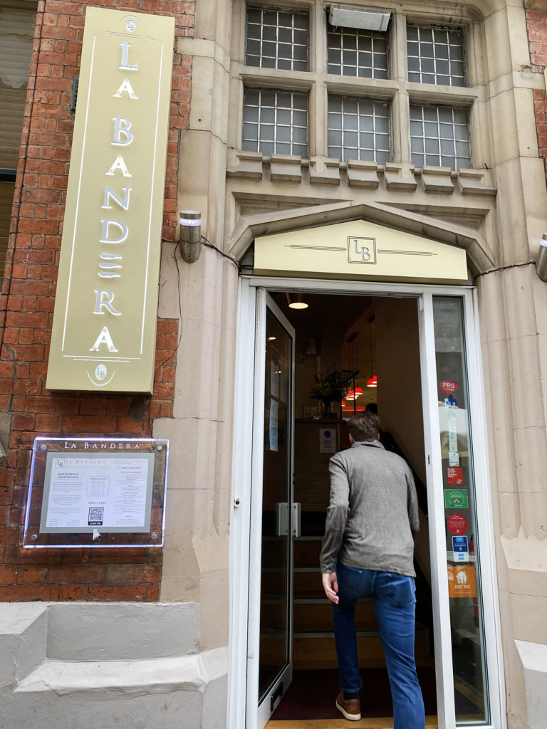 Manchester Travel Guide - A Pearl Kind of Girl
